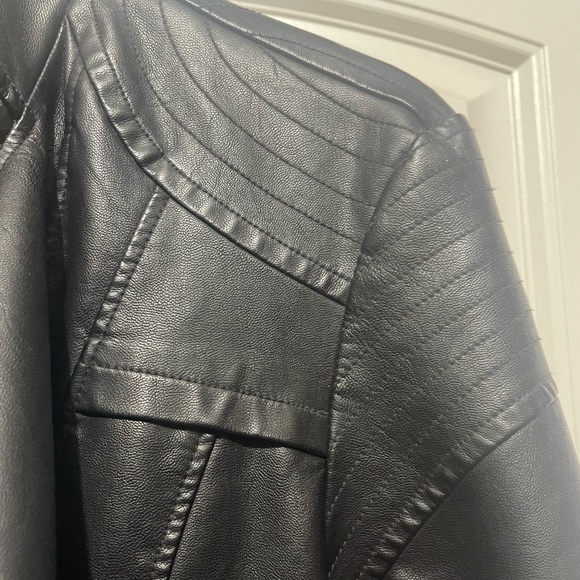 Final sale ❤️  Faux Leather Double Zip Jacket Size Large - EUC Worn once 🥰🥰🥰 - Picture 6 of 12